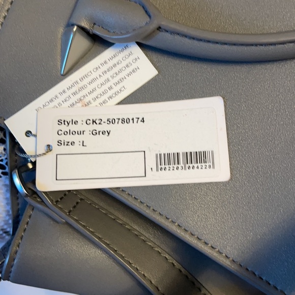 Charles and Keith Hand Bag - Picture 9 of 9